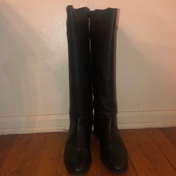 Burberry Boots - Picture 2 of 7